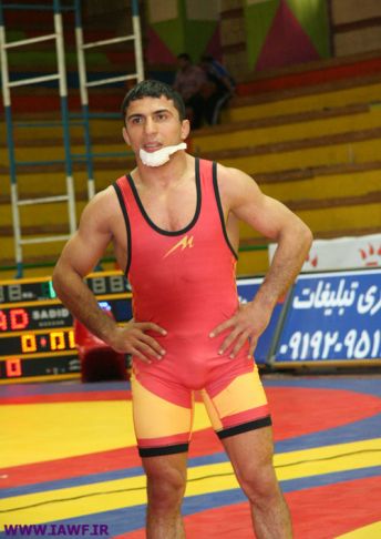 http://www.iawf.ir/mambots/content/multithumb/images/b.648.486.0.0.stories.akhbar.ligfar28-2-88.01.IMG_9415.JPG