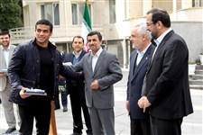 مراسم تجليل از اعضاي تيم‌هاي كشتي آزاد و فرنگي در جام جهاني گزارش تصويري12