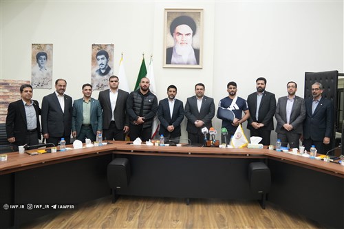 حضور مدیرعامل بانک ملی در فدراسیون کشتی